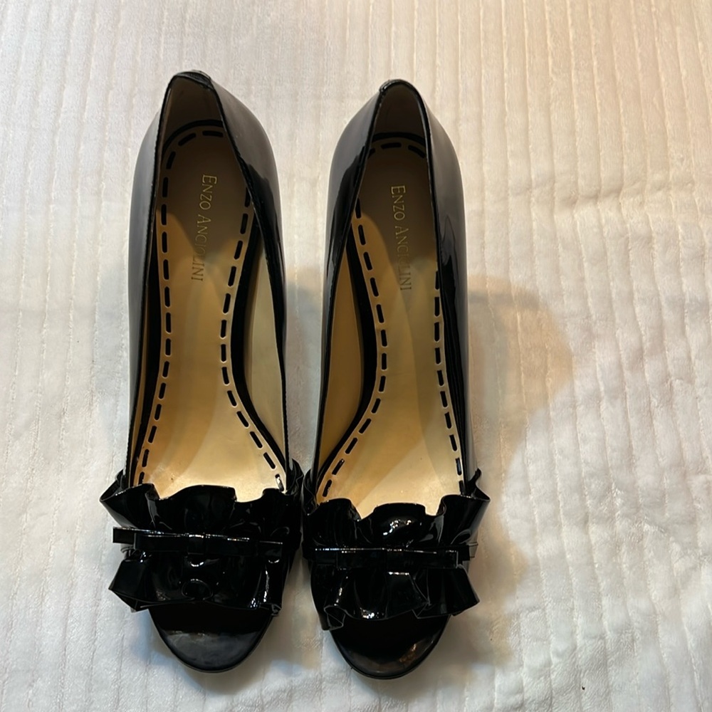 Enzo Angiolini Black patent leather pump